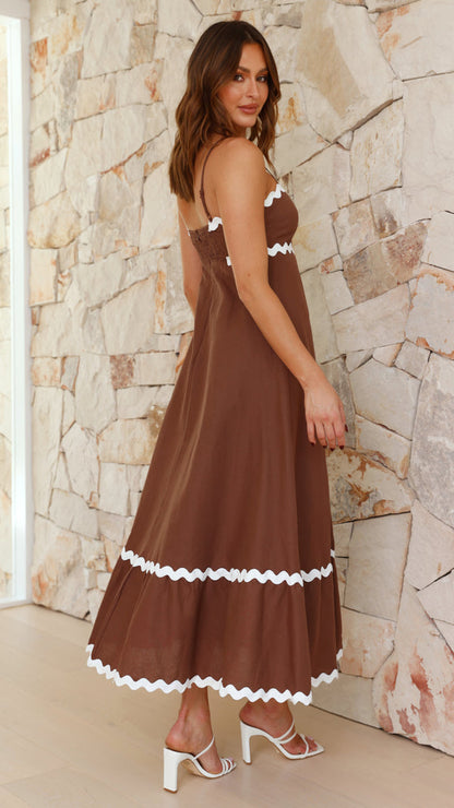 CLARA | LONG DRESS THAT ACCENTS SUMMER FEMININITY