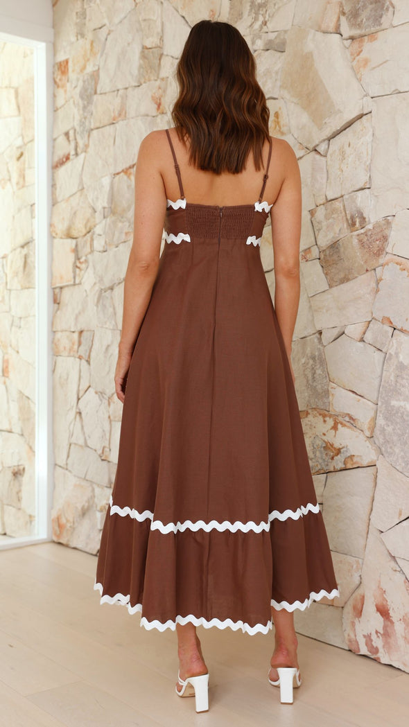 CLARA | LONG DRESS THAT ACCENTS SUMMER FEMININITY