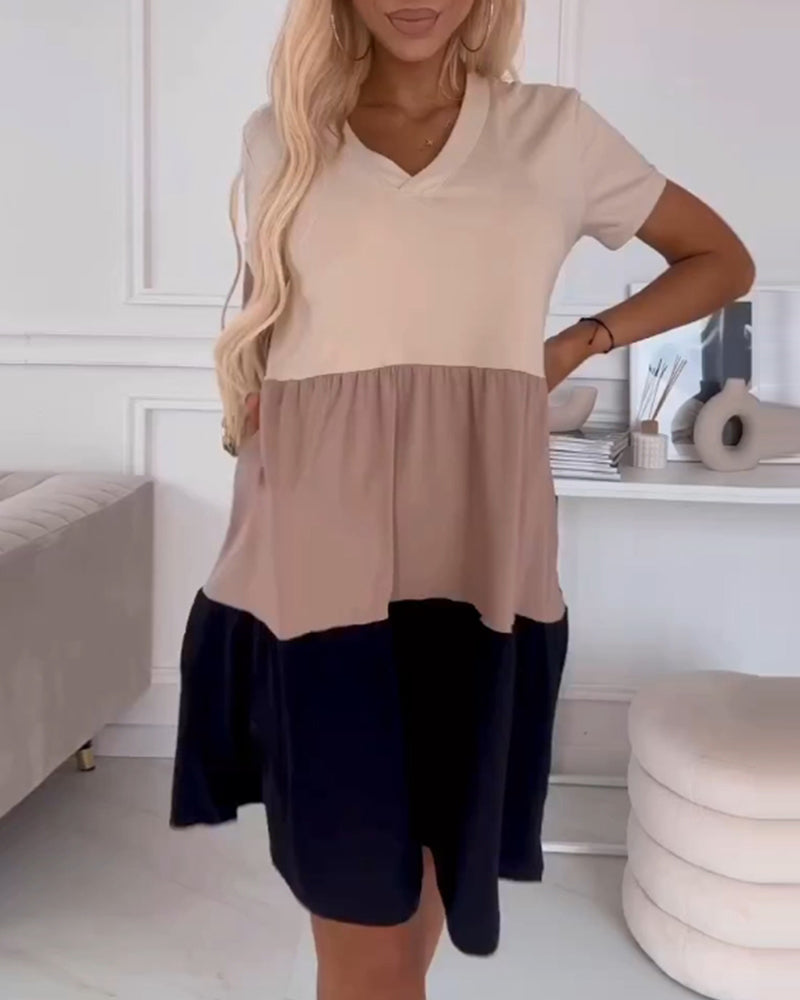 LILYA | Casual Summer Dress with Short Sleeves and Color Block Design