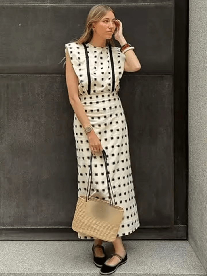 ELIANA | Modern Long Dress with Structured Shoulders for Confidence and Sculptural Fit