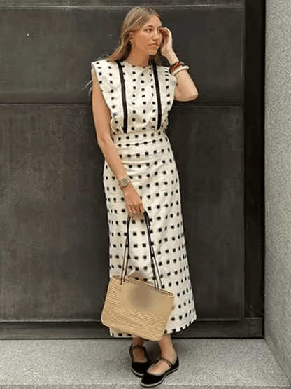 ELIANA | Modern Long Dress with Structured Shoulders for Confidence and Sculptural Fit