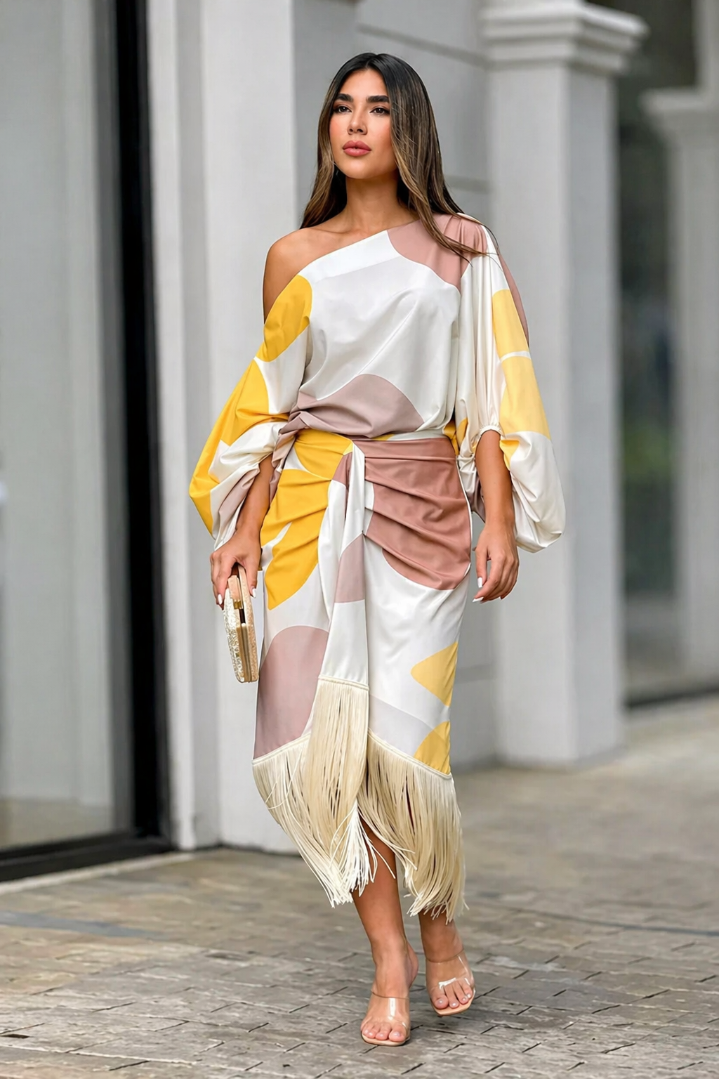 Emiliana – glamorous creation with fringes