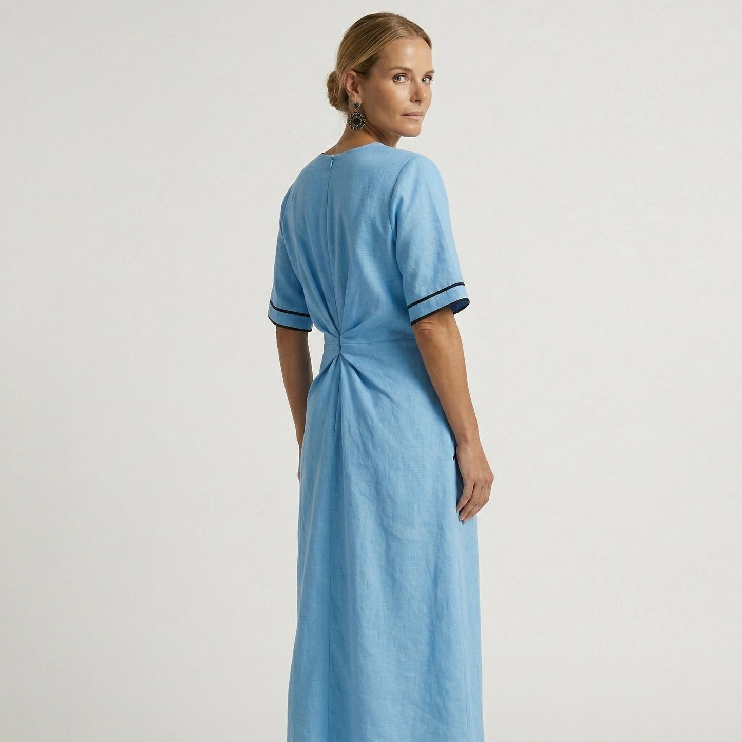 Mila | Elegant Dress with Flattering Waist and Vacation Chic