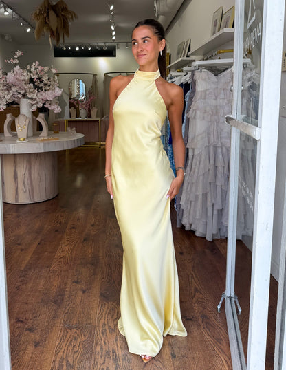 ZEYNEP | Elegant Satin Maxi Dress with Halter Neckline