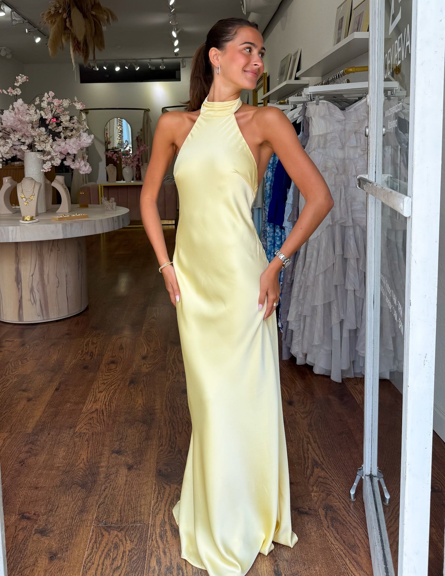 ZEYNEP | Elegant Satin Maxi Dress with Halter Neckline