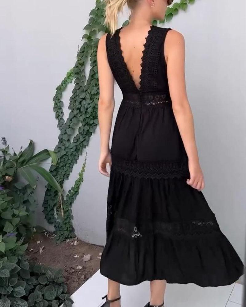 ALYSSA | Sleeveless Midi Dress with V-Neck and Delicate Lace Details