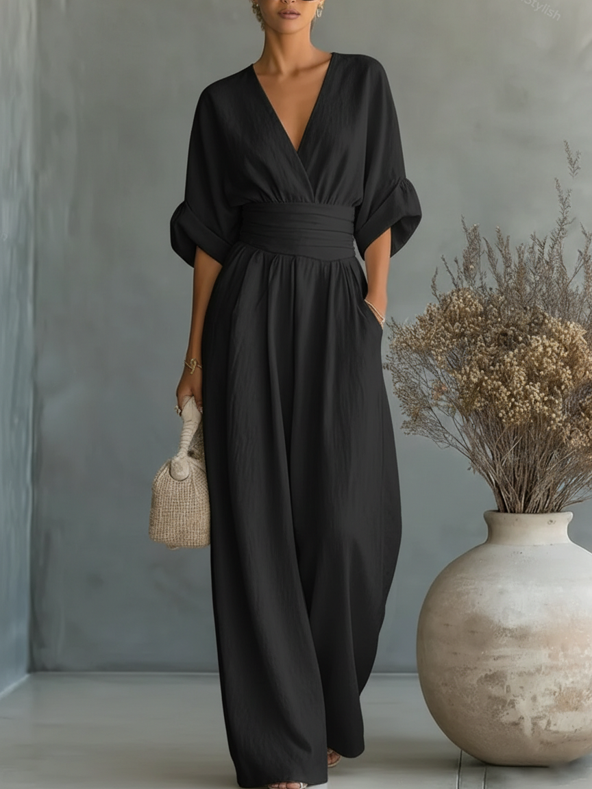 Elegant jumpsuit with V-neck and high waist