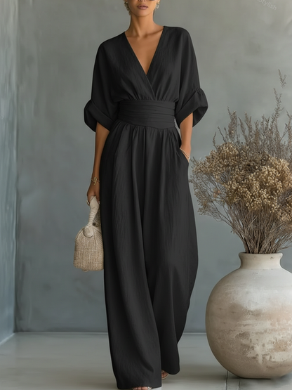 Elegant jumpsuit with V-neck and high waist