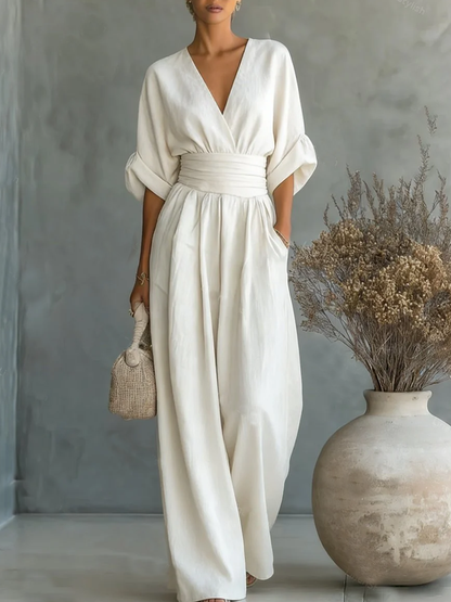 Elegant jumpsuit with V-neck and high waist