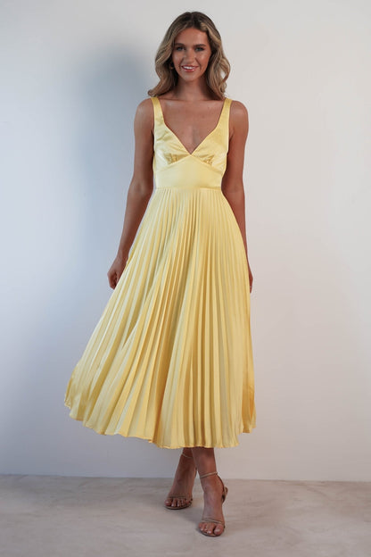 MALKA | Stylish Maxi Dress with Delicate Fall